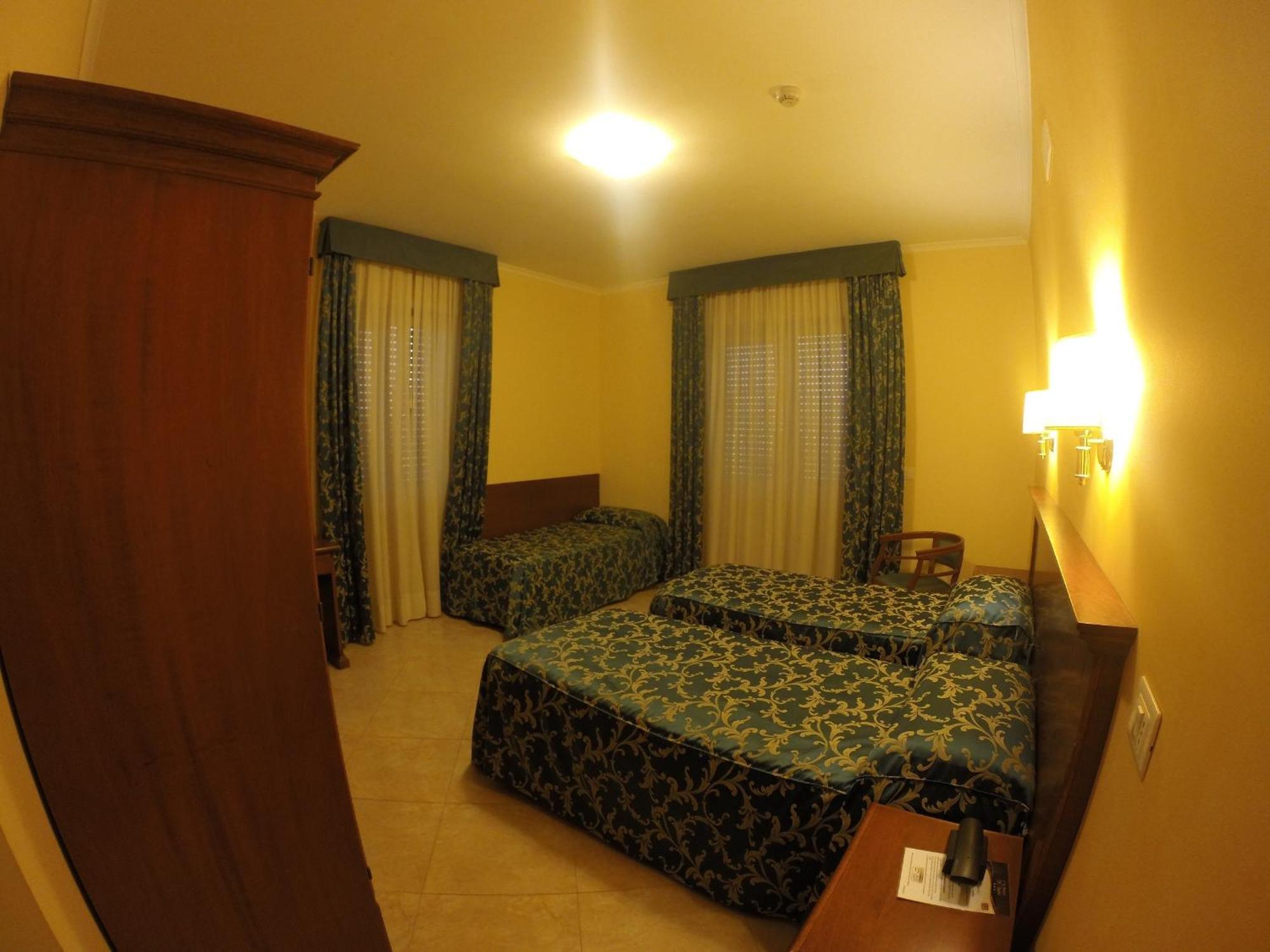 Hotel Aquila 아프릴리아 객실 사진
