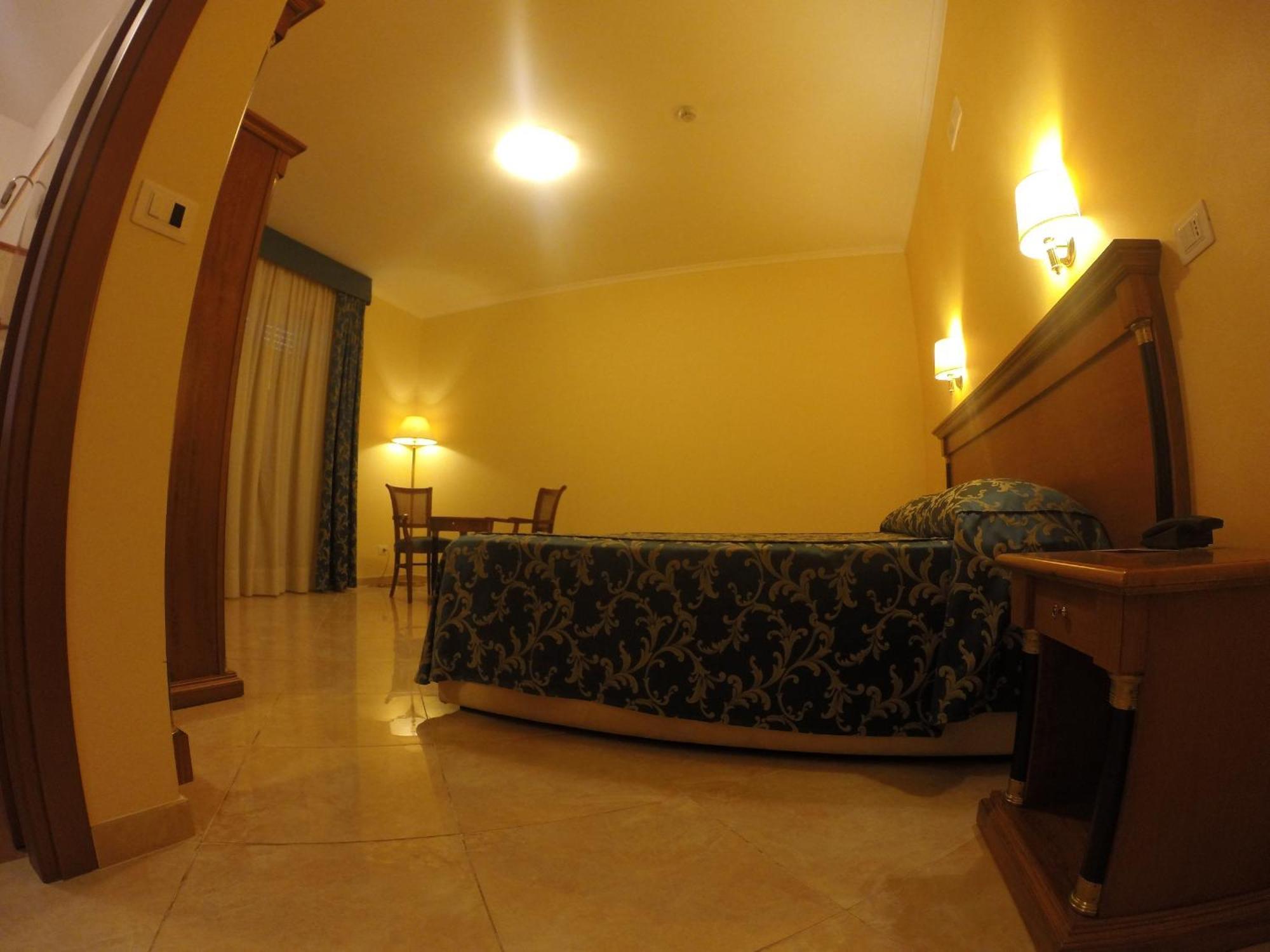 Hotel Aquila 아프릴리아 객실 사진