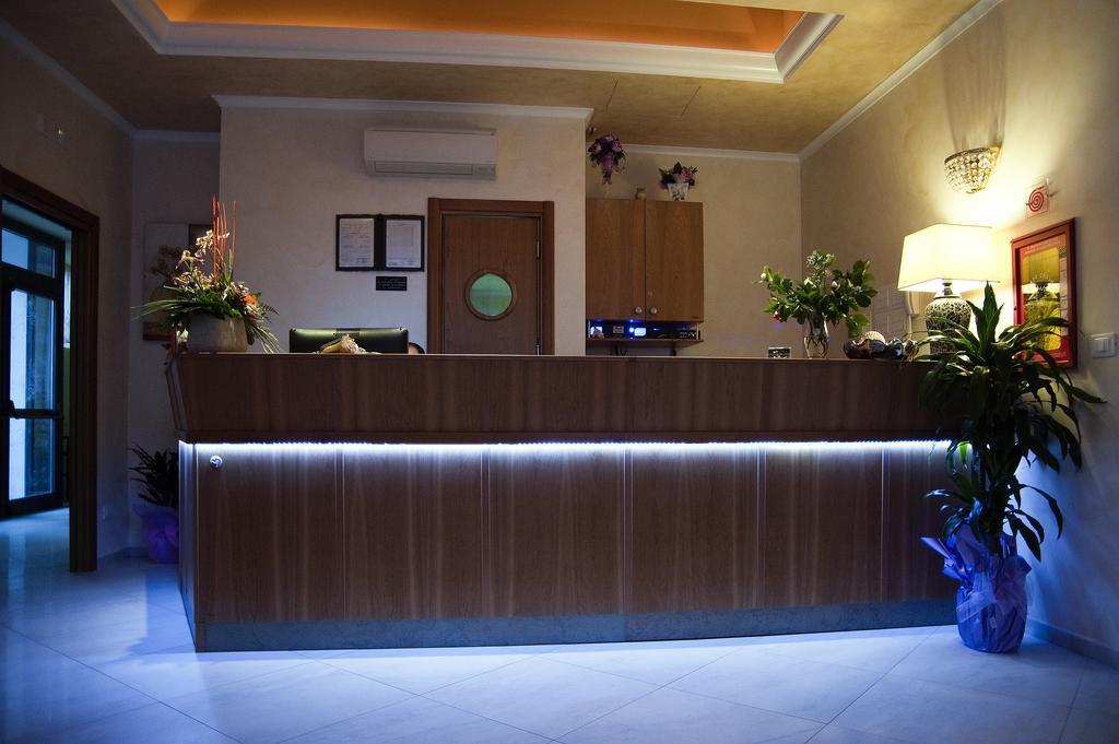 Hotel Aquila 아프릴리아 외부 사진