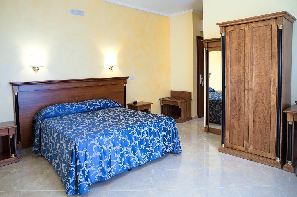 Hotel Aquila 아프릴리아 외부 사진