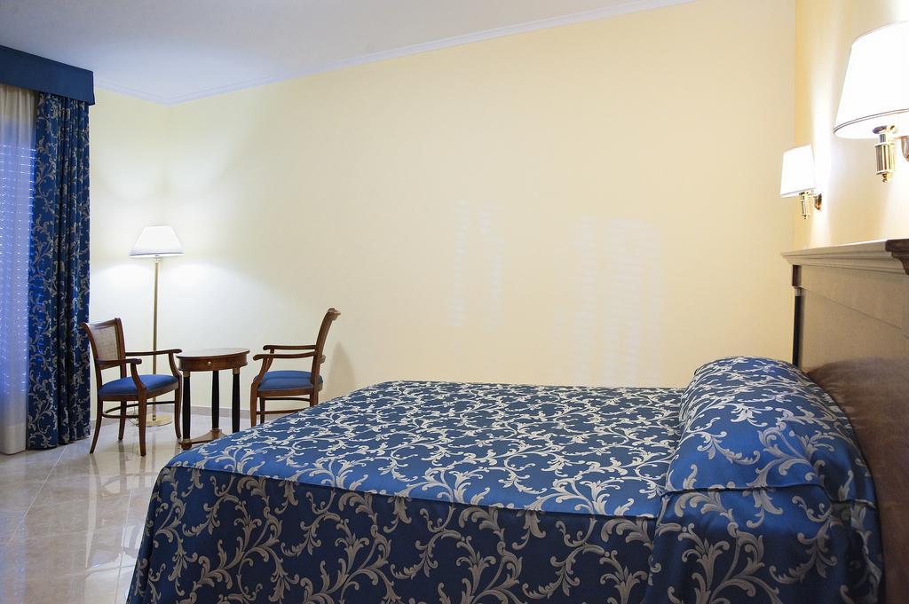 Hotel Aquila 아프릴리아 외부 사진