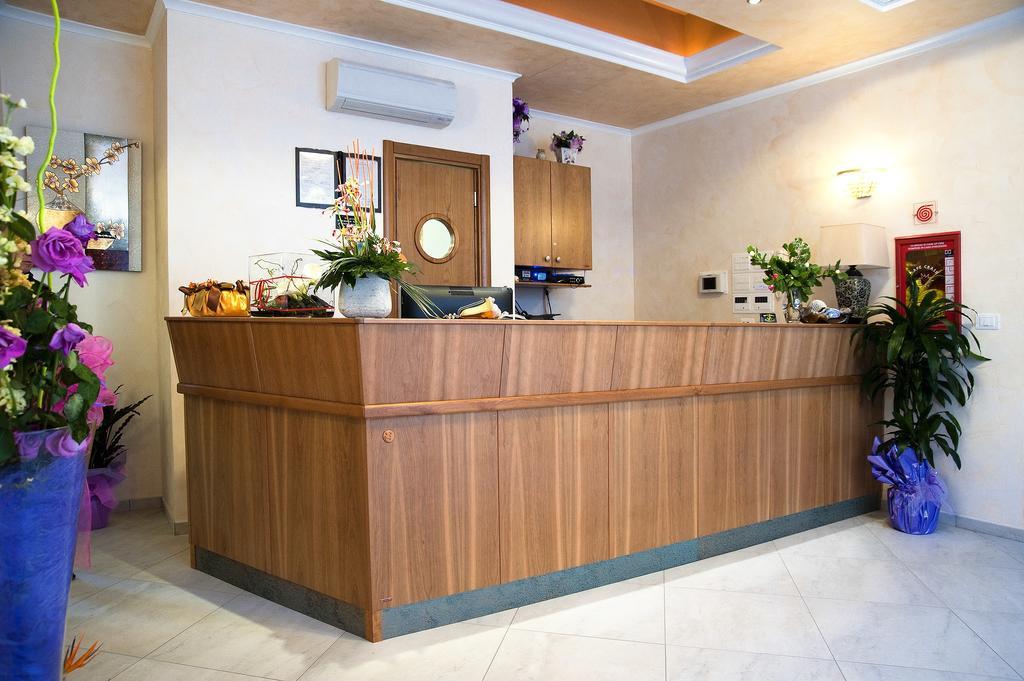 Hotel Aquila 아프릴리아 외부 사진