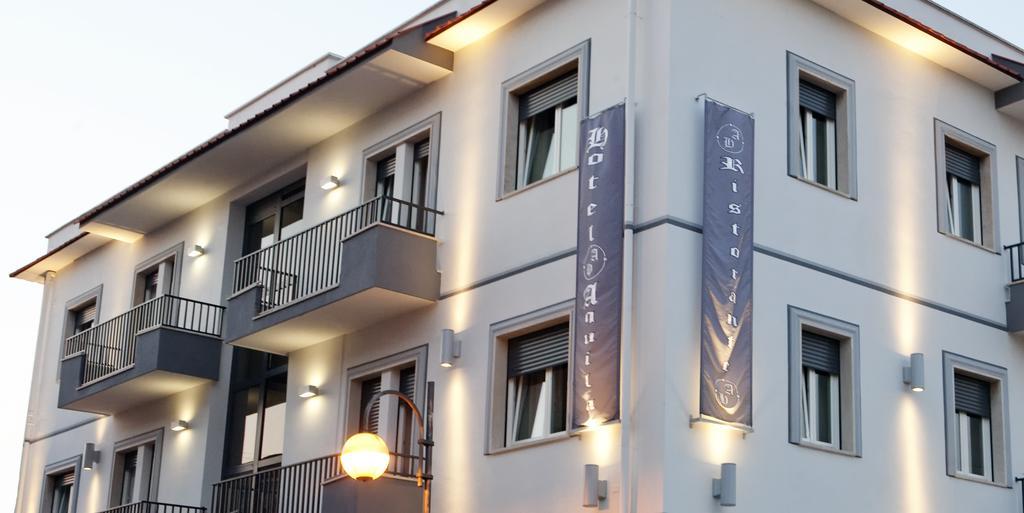 Hotel Aquila 아프릴리아 외부 사진
