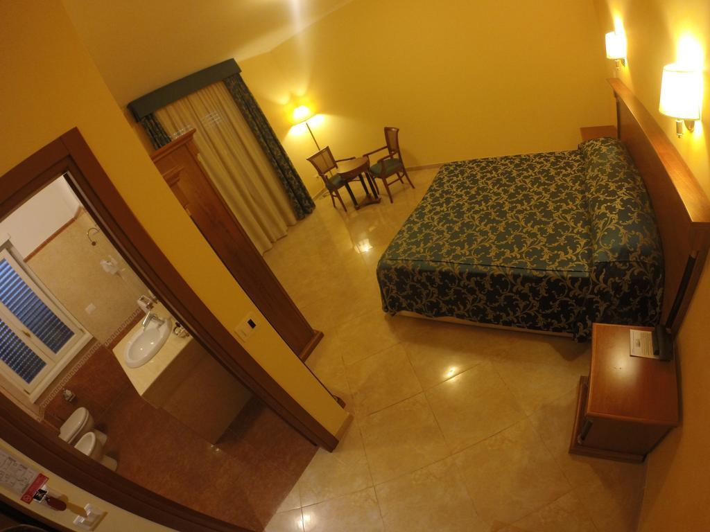 Hotel Aquila 아프릴리아 객실 사진